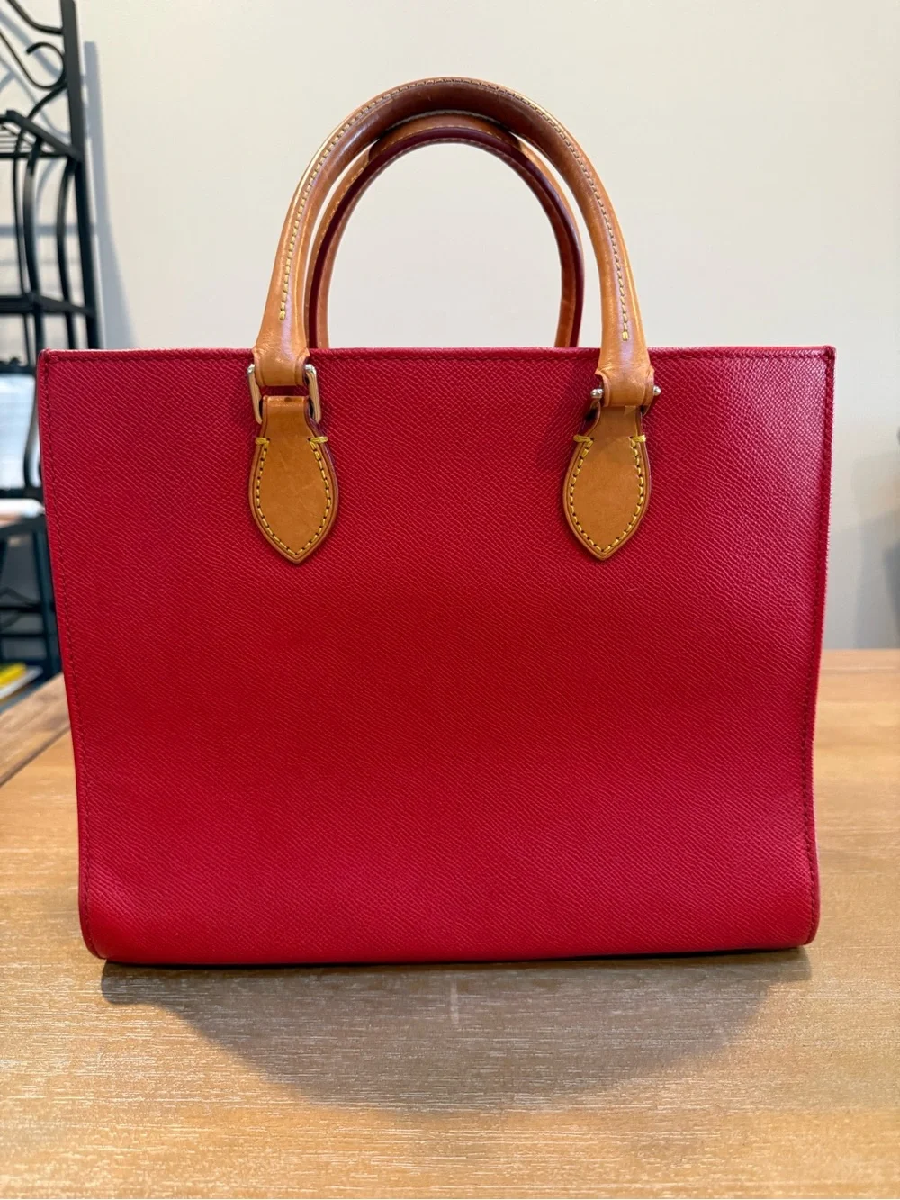 Dooney & Bourke magnetic snap